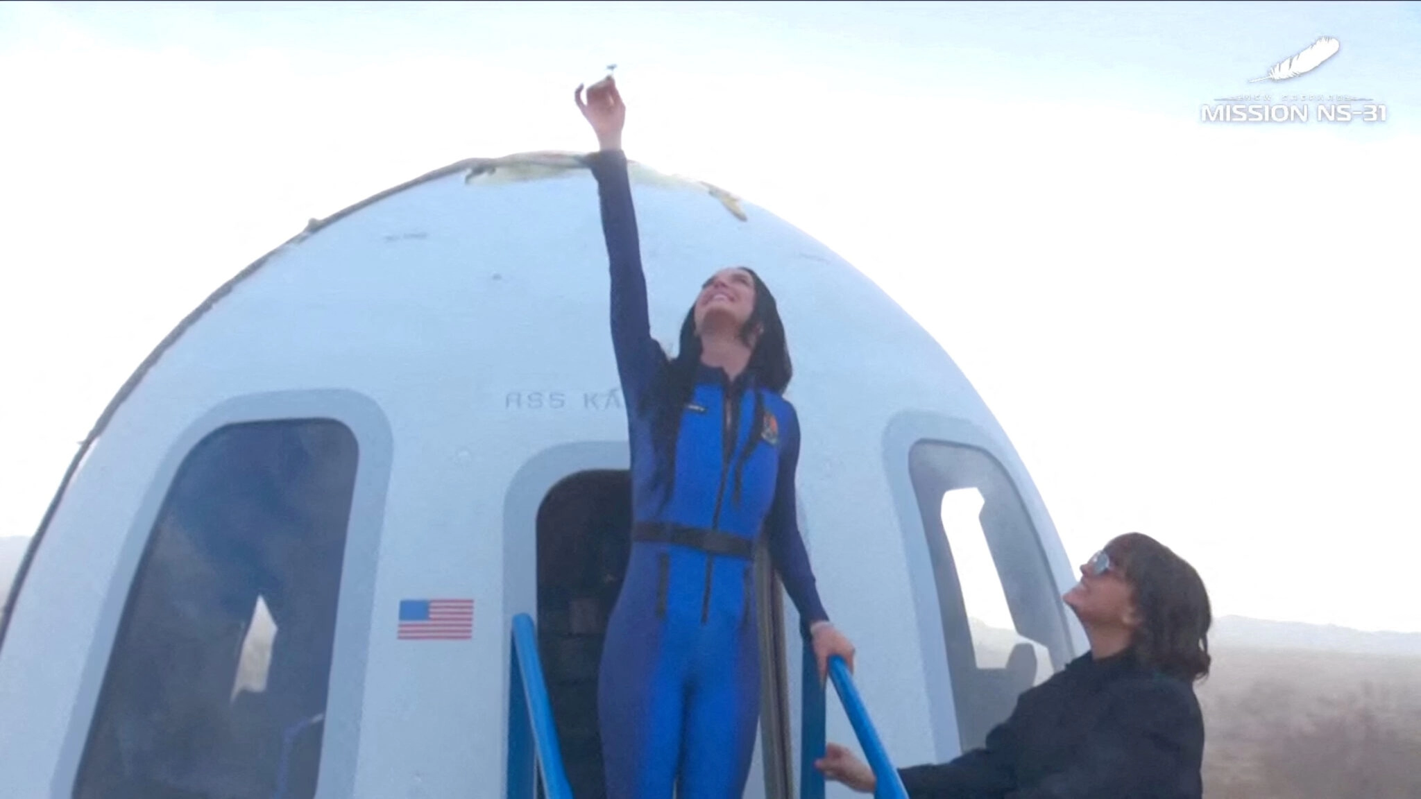 Katy Perry se nakon 11 minuta u Bezosovoj raketi vratila na Zemlju